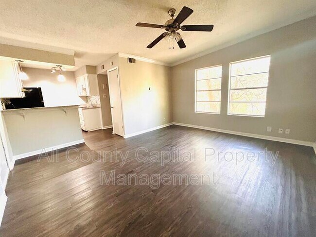 Foto del edificio - 5426 Menchaca Rd