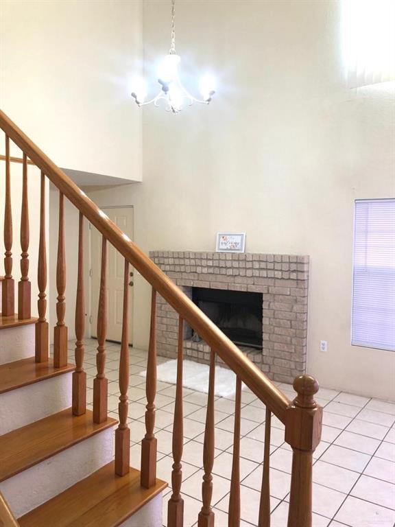 Building Photo - 904 El Campo Dr