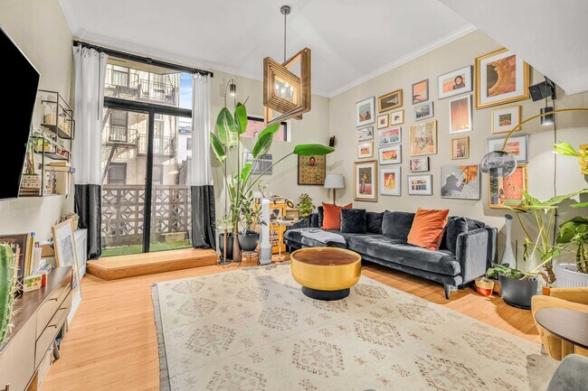 Foto del edificio - 215 E 24th St