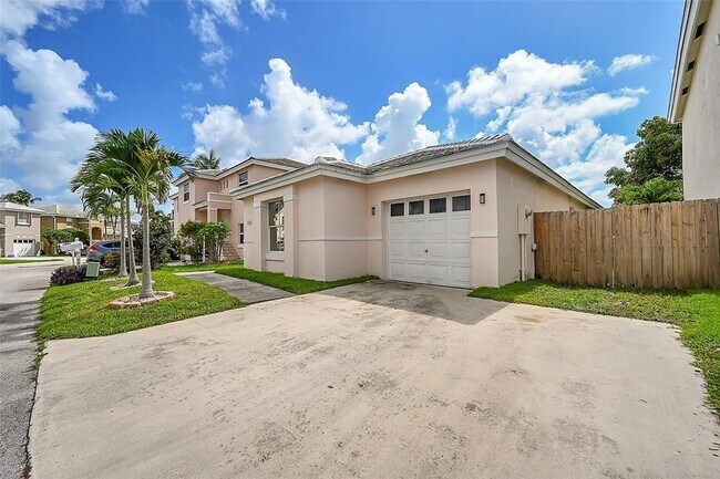 Building Photo - 3084 Lighthouse Place