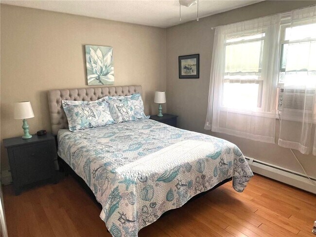 Foto del edificio - 135 Holly Rd