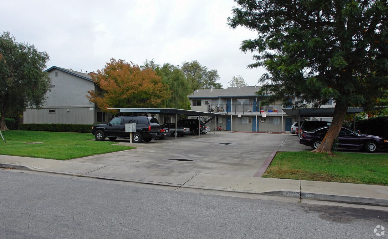 Primary Photo - 111 Ronan Ave