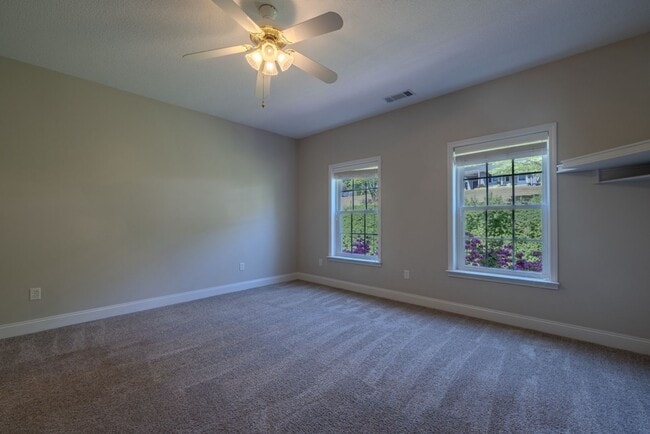 Foto del edificio - Beautiful 3 Bed/2 Bath Home in Seneca!
