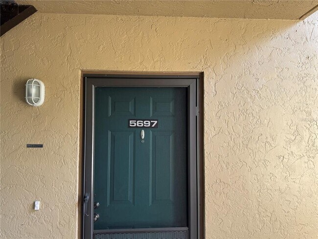 Foto del edificio - 5697 Ashton Lake Dr