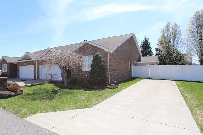 Building Photo - 81 Township Rd 1370