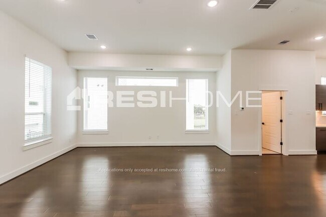 Building Photo - 6336 Culberson Street