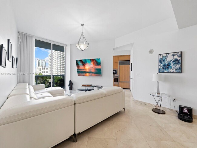 Foto del edificio - 15901 Collins Ave