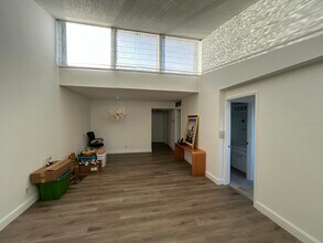 Building Photo - 2540 Boundbrook Blvd