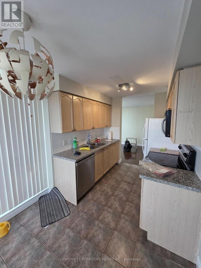 Building Photo - 4889 Kimbermount Ave