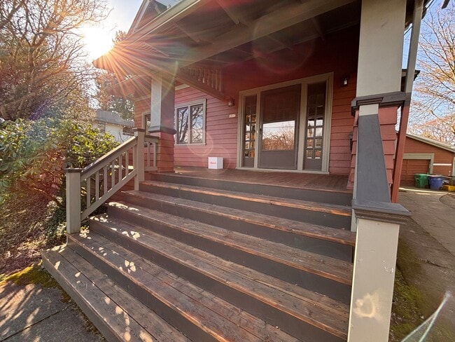 Building Photo - 2817 NE 19th Ave