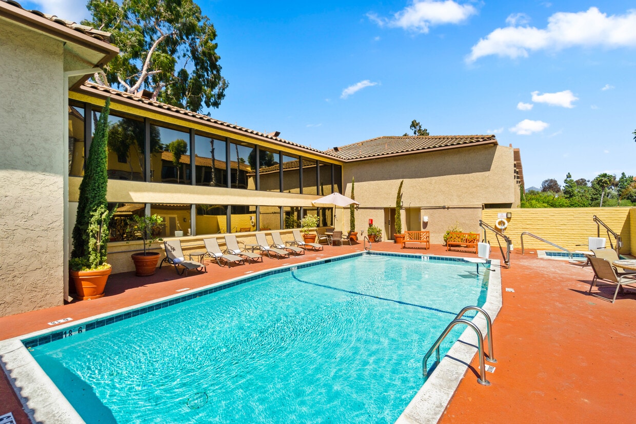 Bella Vista 17065 W Bernardo Dr San Diego, CA