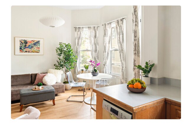 Foto del edificio - 1617 Massachusetts Ave