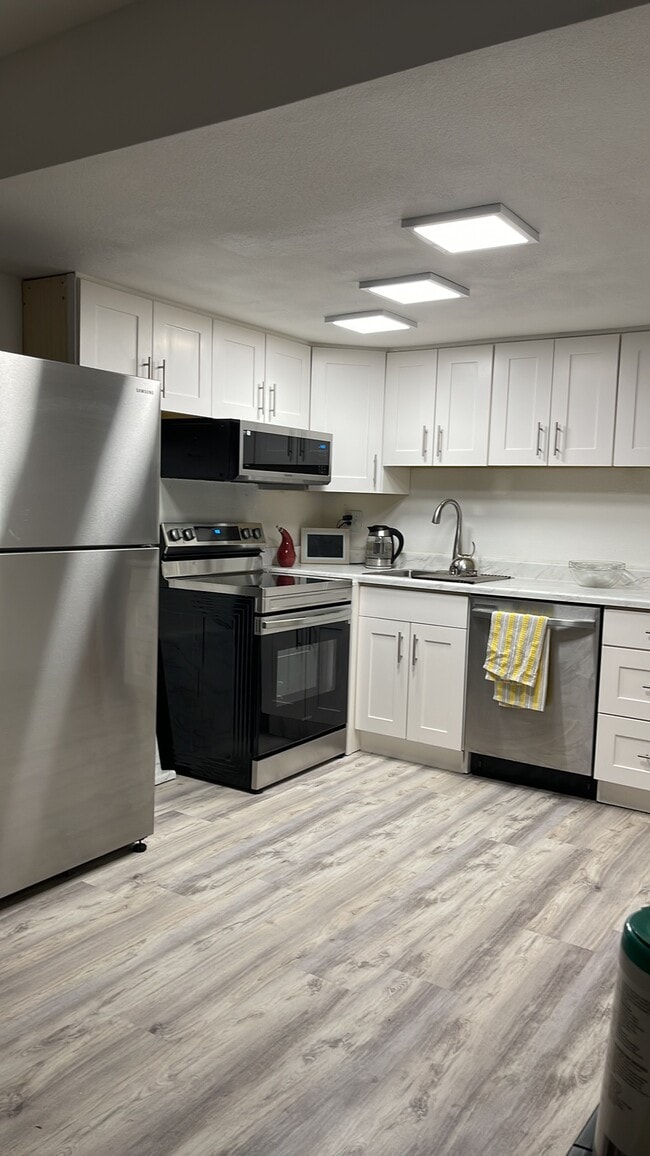 Foto del edificio - 9643 Spyglass Ave