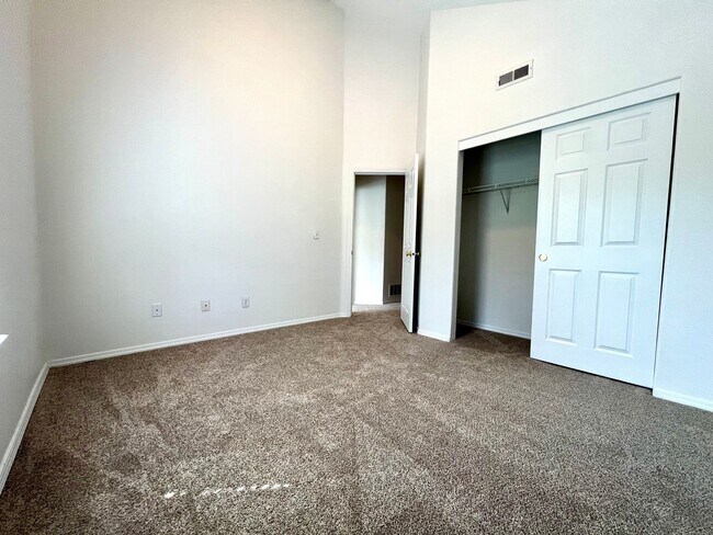 Foto del edificio - Spacious, Updated Townhome in Prime Beaverton Location!