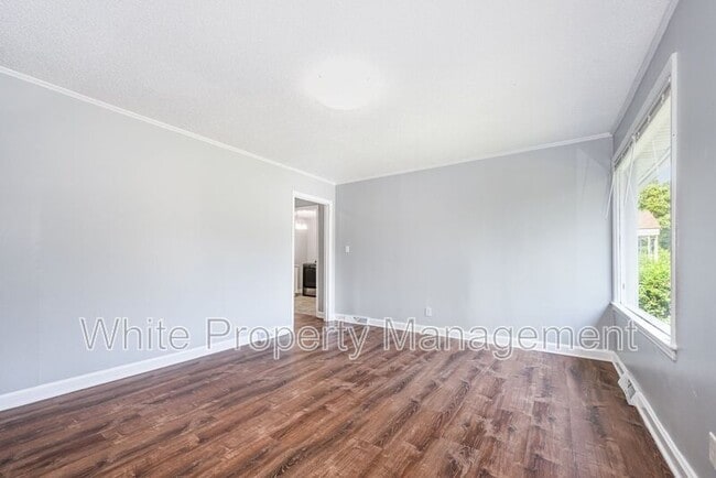 Building Photo - 1101 Mona Dr