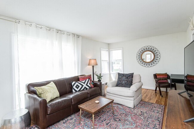 Foto del edificio - 917 3rd St NE