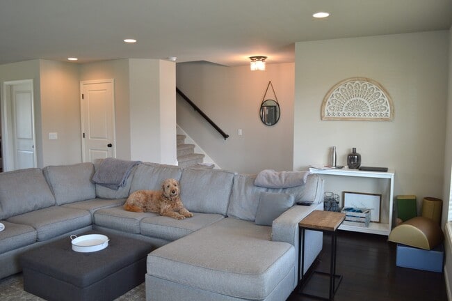 Foto del edificio - 848 Hawthorn Dr