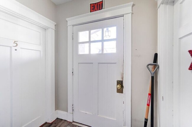 Foto del edificio - 3636 Besuden Ct