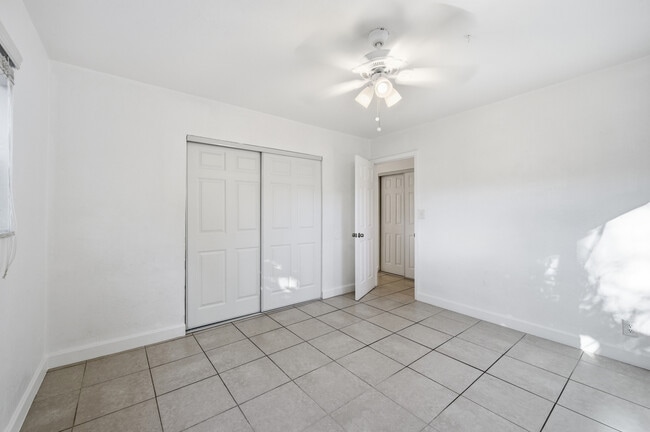 Room - Edge Apartments