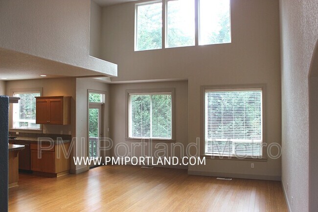 Building Photo - 13522 SE Beech Ave