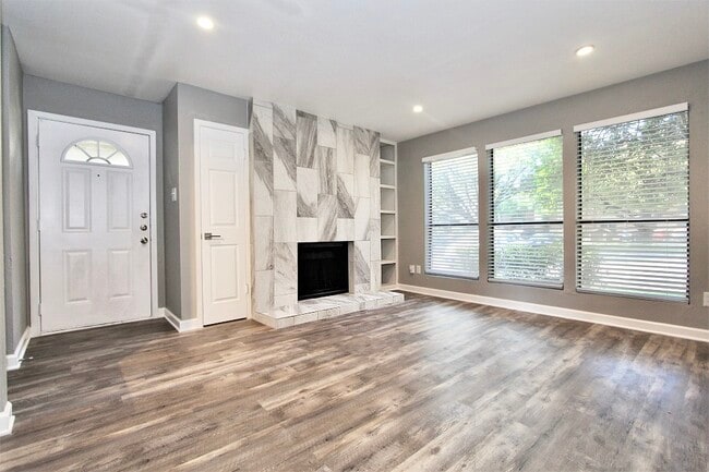 Building Photo - Tramor At The Quest