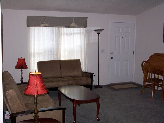 Foto del edificio - 1325 Cresent Ave