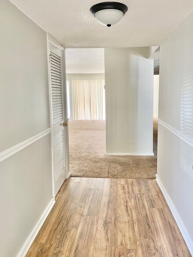 Foto principal - 1208 Bush River Rd