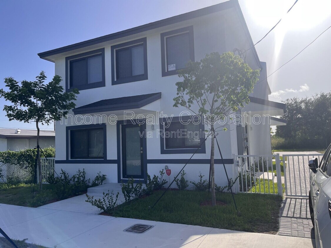 Primary Photo - 21230 SW 119th Ave