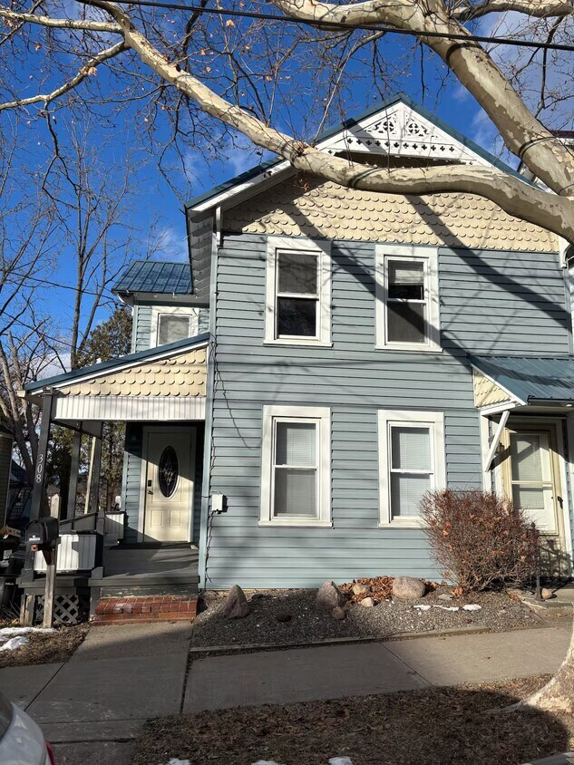 Primary Photo - 308 Pleasant St