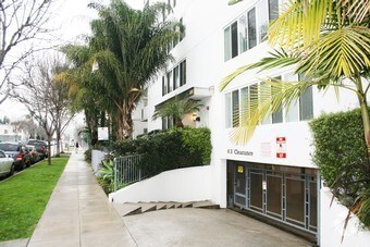 Modern building - 304 S Elm Dr