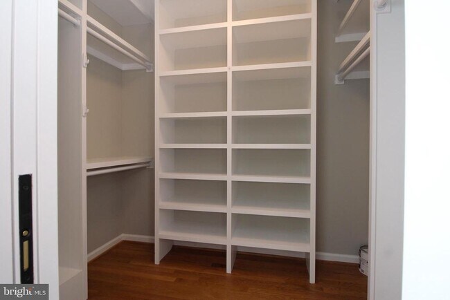 Foto del edificio - 421 Blair Rd NW