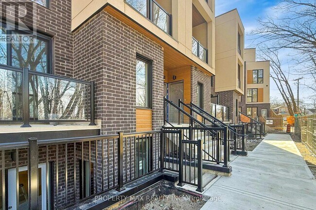 Building Photo - 170 Clonmore Dr
