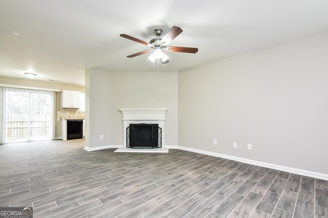 Building Photo - 6518 Chestnut Lake Crossing