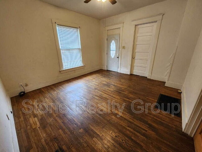 Foto del edificio - 1021 S 18th St