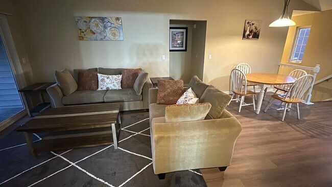 Foto del edificio - 4642 Court Yard Dr