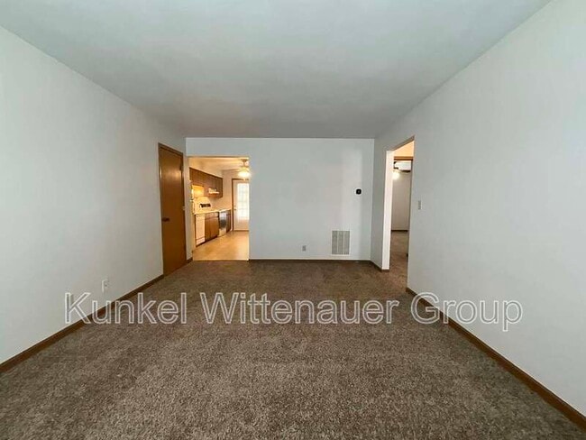 Building Photo - 921 Georgetowne Dr