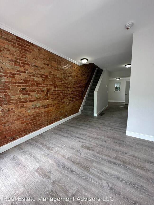 Building Photo - 2 br, 1.5 bath House - 3205 Latona Street