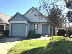 Building Photo - 730 Natalie Dr