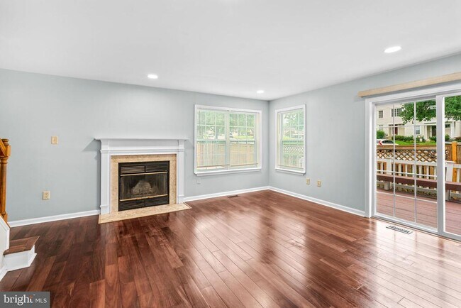 Foto del edificio - 8540 Harvest View Ct