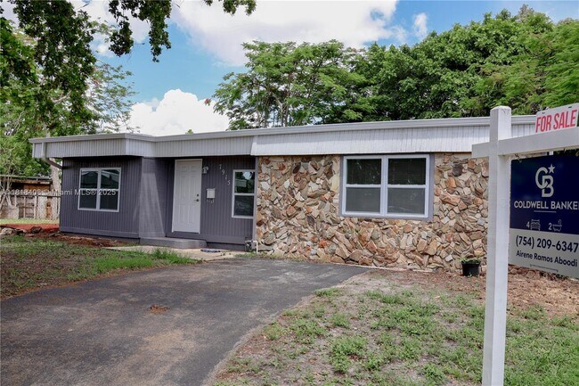 Foto del edificio - 7915 NW 73rd Ave