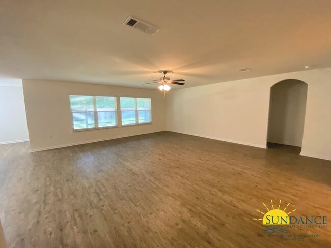 Foto del edificio - Beautiful 4 Bedroom Home in Crestview