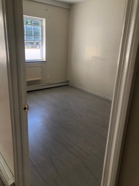 Building Photo - 104-4 47th Ave