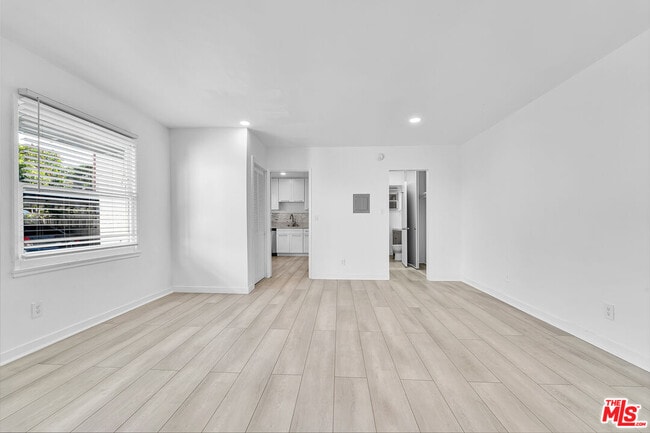 Building Photo - 926 N Spaulding Ave