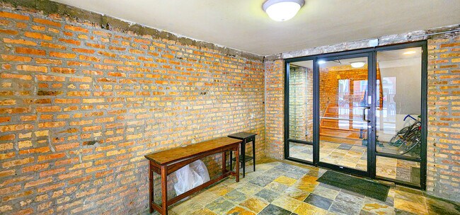 Foto del edificio - 2647 N Washtenaw Ave