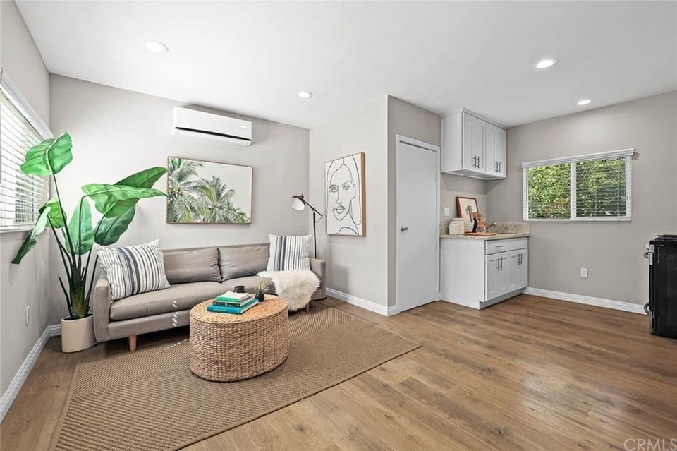 Foto principal - 3738 Hellman Ave