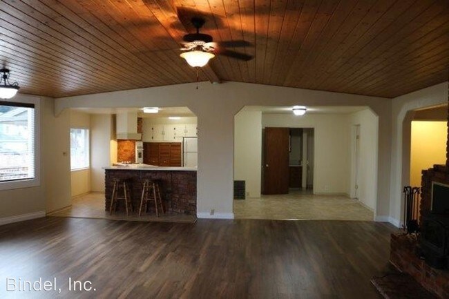 Building Photo - 3 br, 2 bath House - 2085 Fern ST