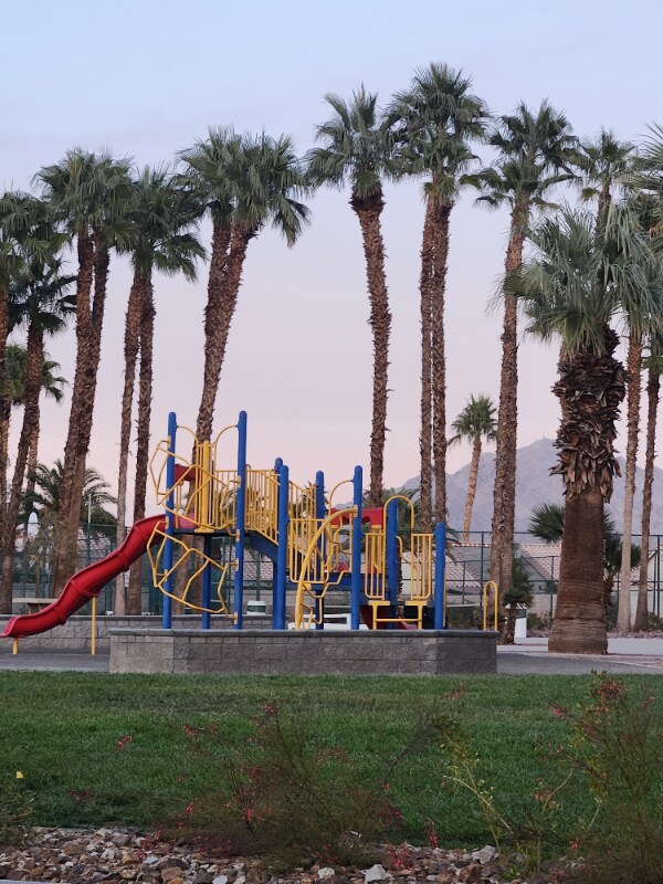 Foto del edificio - 6355 Belgium Dr