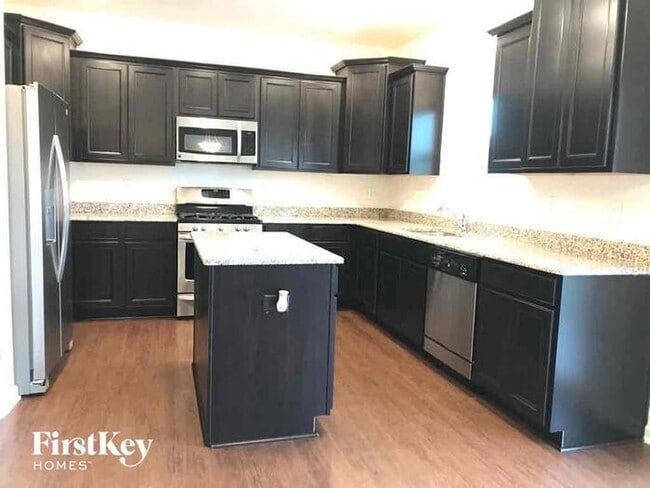 Building Photo - 114 Emperors Trail