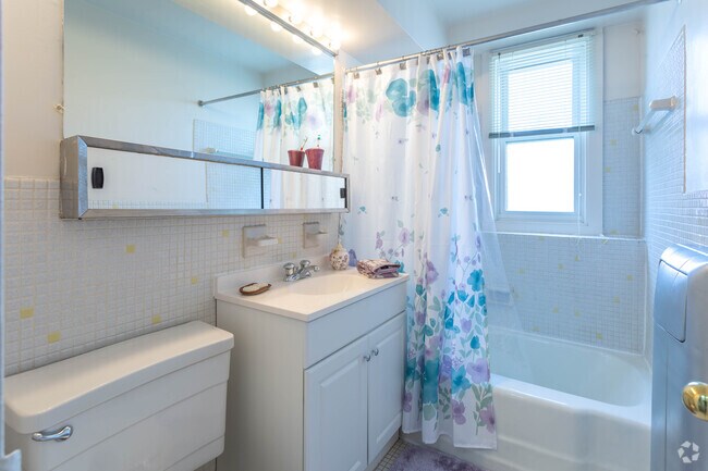 1HAB, 1BA - 750 ft² - Fountain Place Apartments