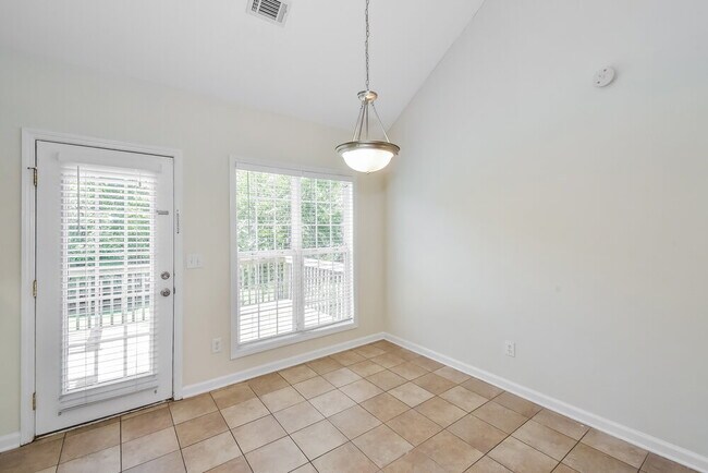 Foto del edificio - 1440 Paddocks Ct